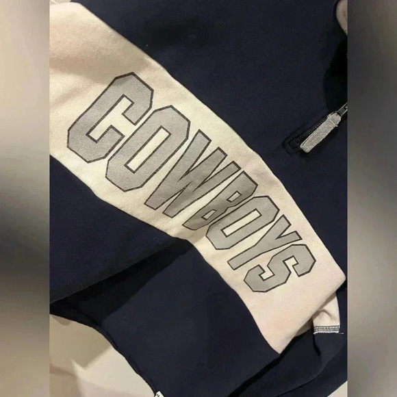 47 | Dallas Cowboys NFL Cropped Sweatshirt - Picture 3 of 7